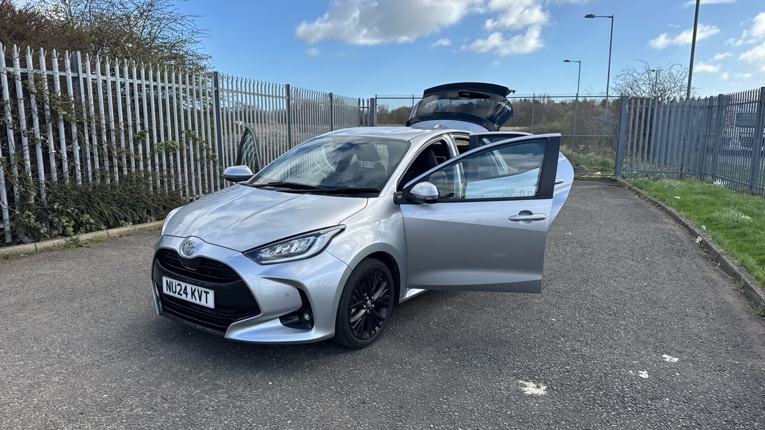 Used Toyota Yaris 2024 for sale - 78077517: Photo 34