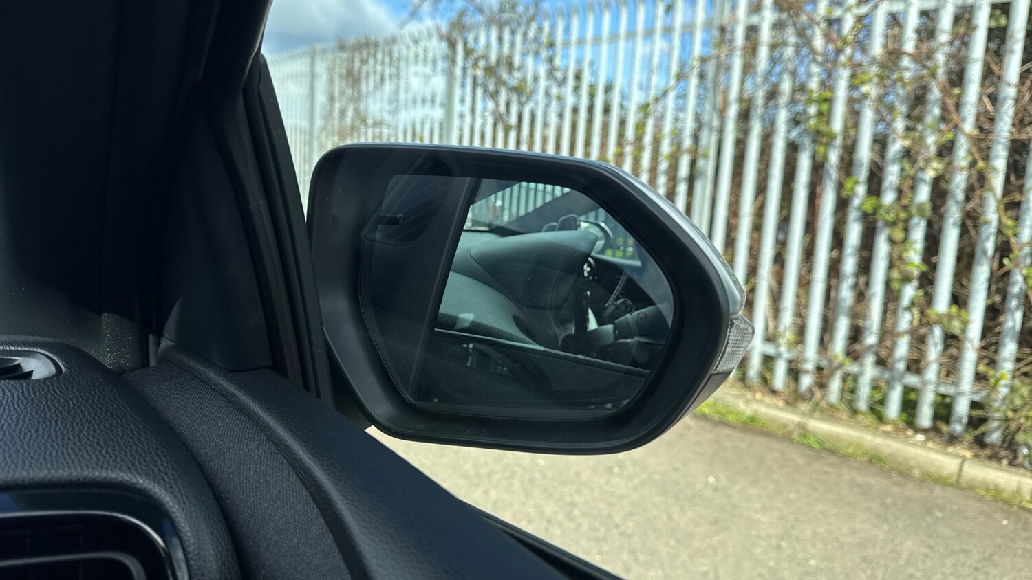 Used Toyota Yaris 2024 for sale - 78077517: Photo 56