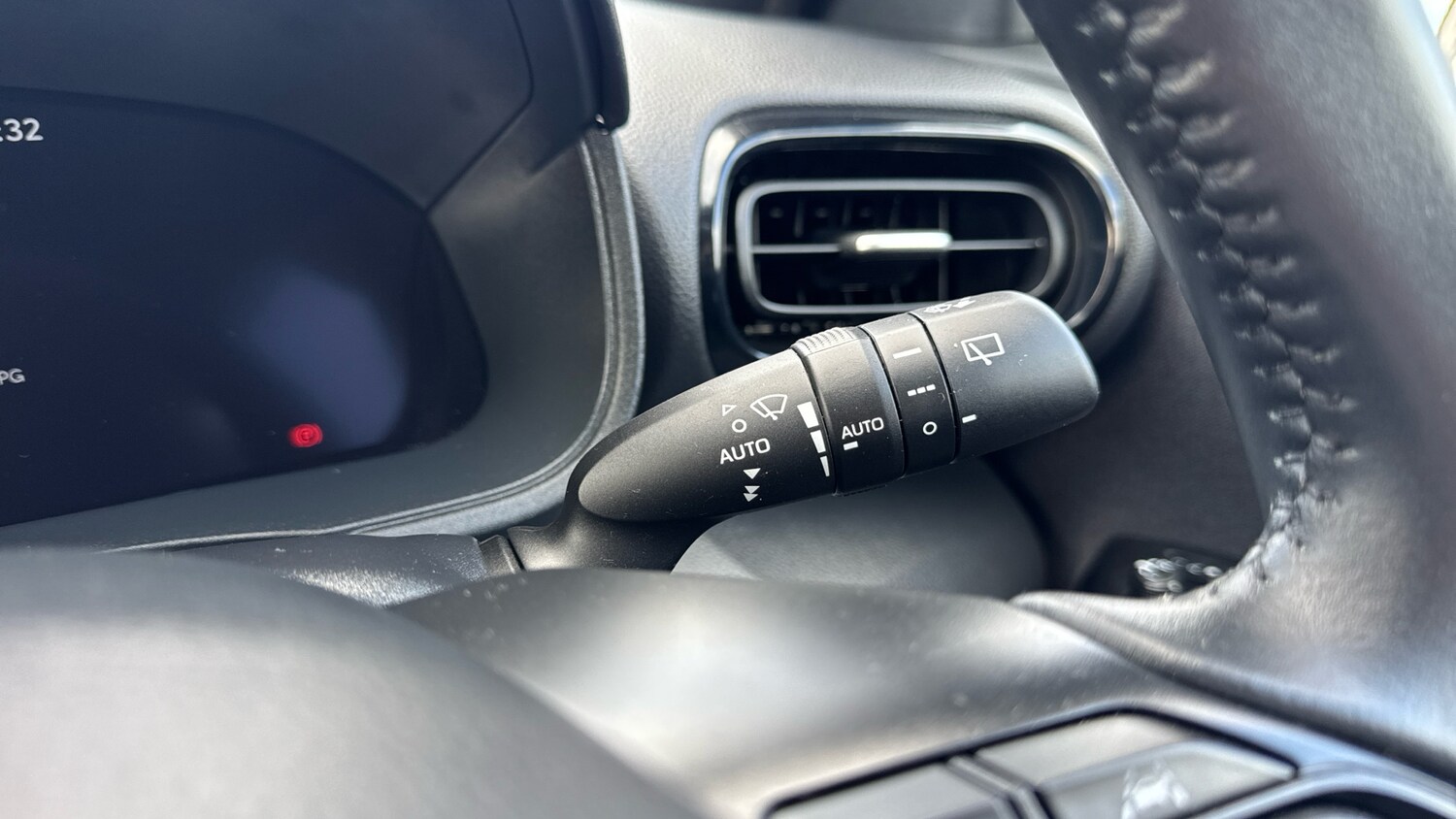 Used Toyota Yaris 2024 for sale - 78077517: Photo 77