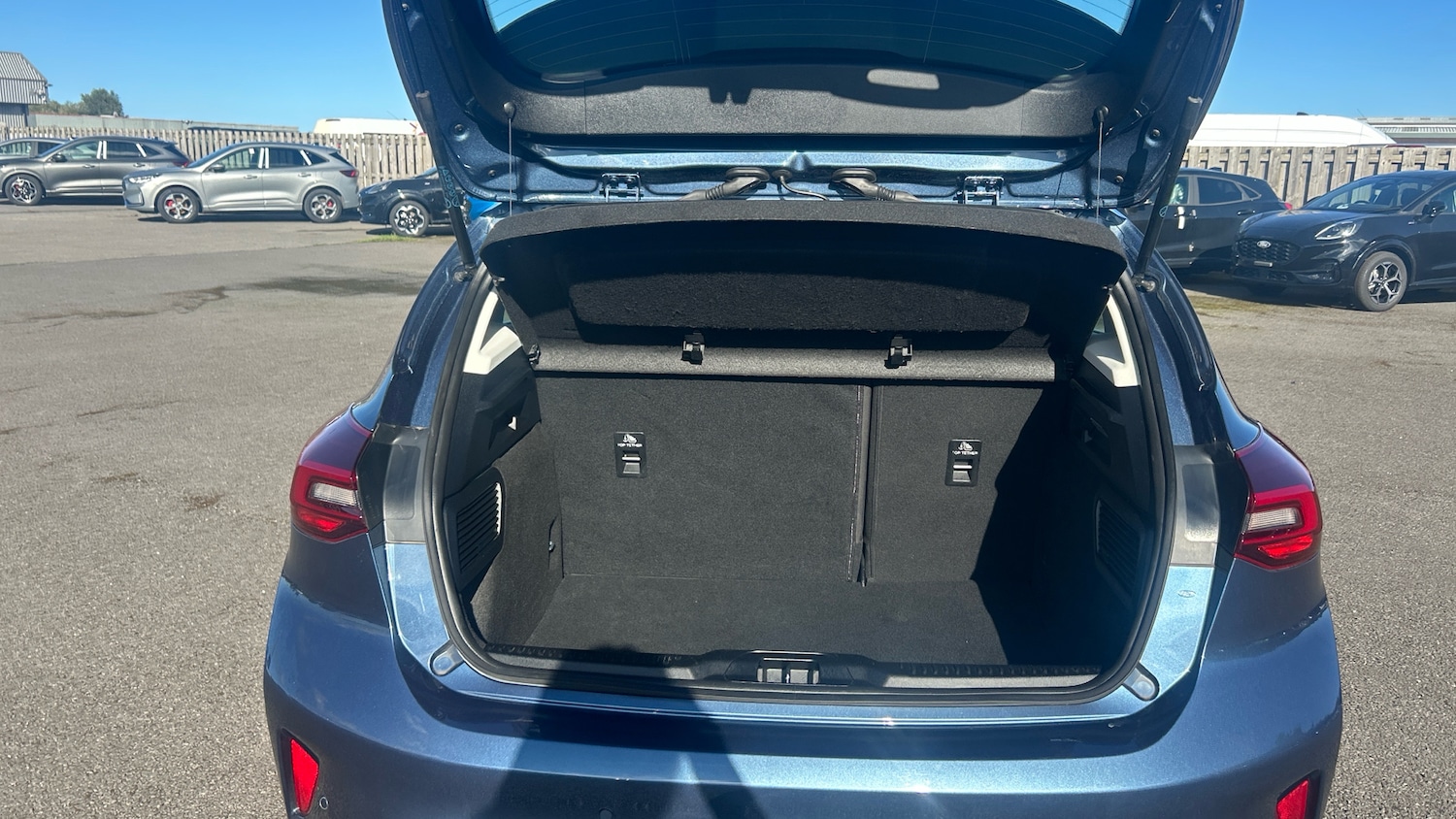 Used Ford Focus 2023 for sale - 76363211: Photo 4
