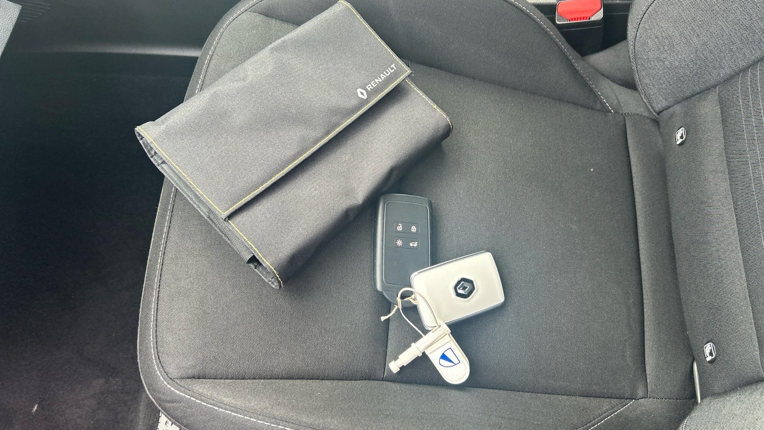 Used Renault Captur 2020 for sale - 78090560: Photo 19