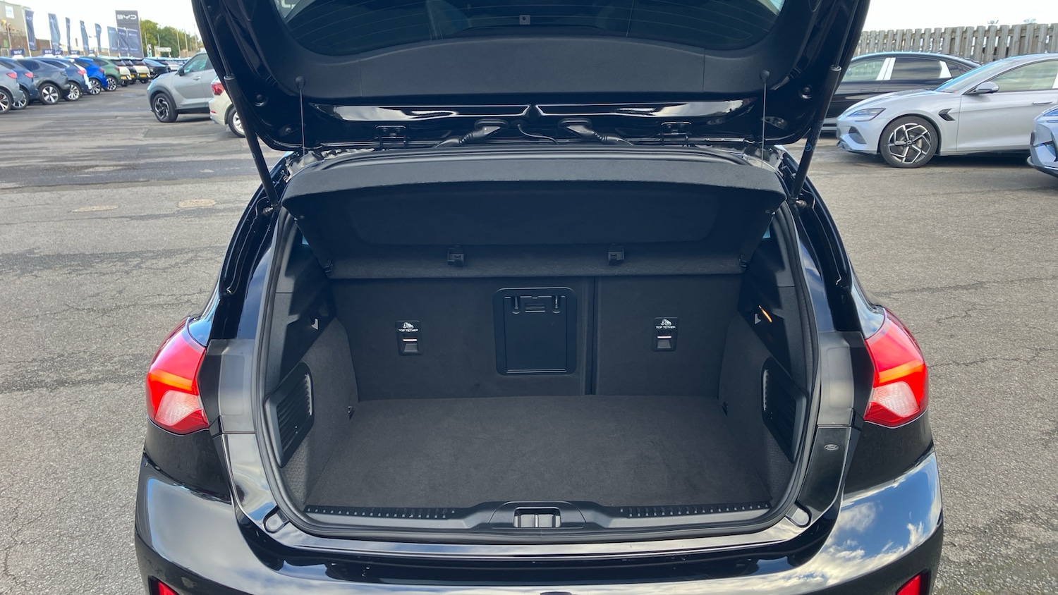 Used Ford Focus 2021 for sale - 76378930: Photo 4