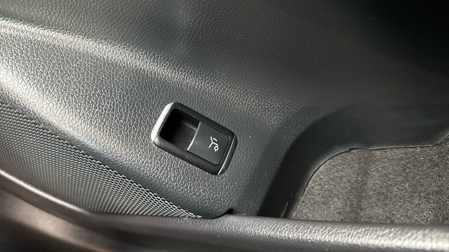 Used Mercedes-Benz GLA 2016 for sale - 78222733: Photo 67