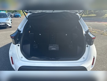 Used Toyota Yaris Cross 2023 for sale - 79320603: Photo
