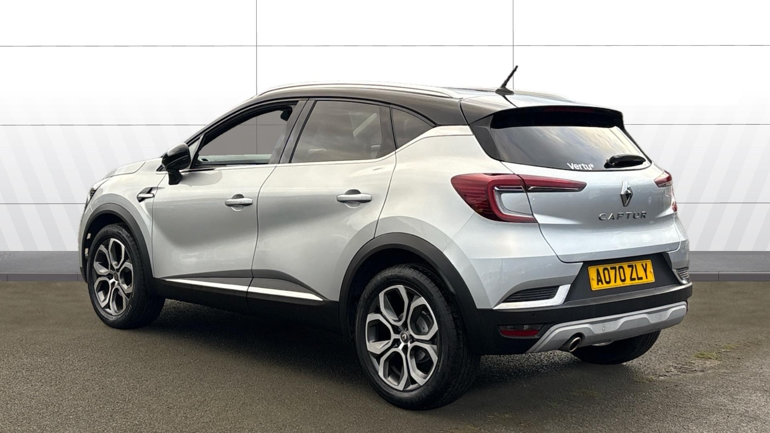 Used Renault Captur 2020 for sale - 76363230: Photo 2