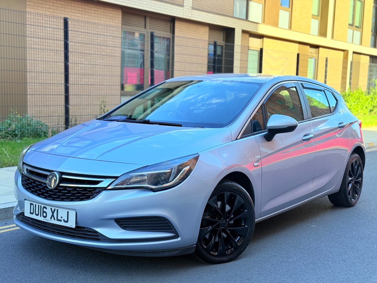 Used Vauxhall Astra 2016 for sale - 76045615: Photo 1