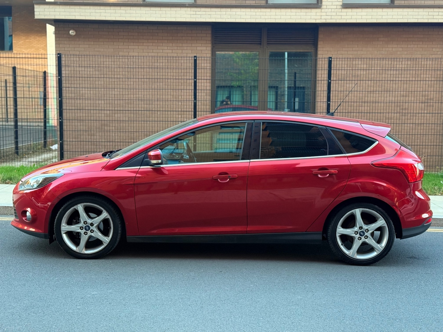 Used Ford Focus 2012 for sale - 76093868: Photo 4