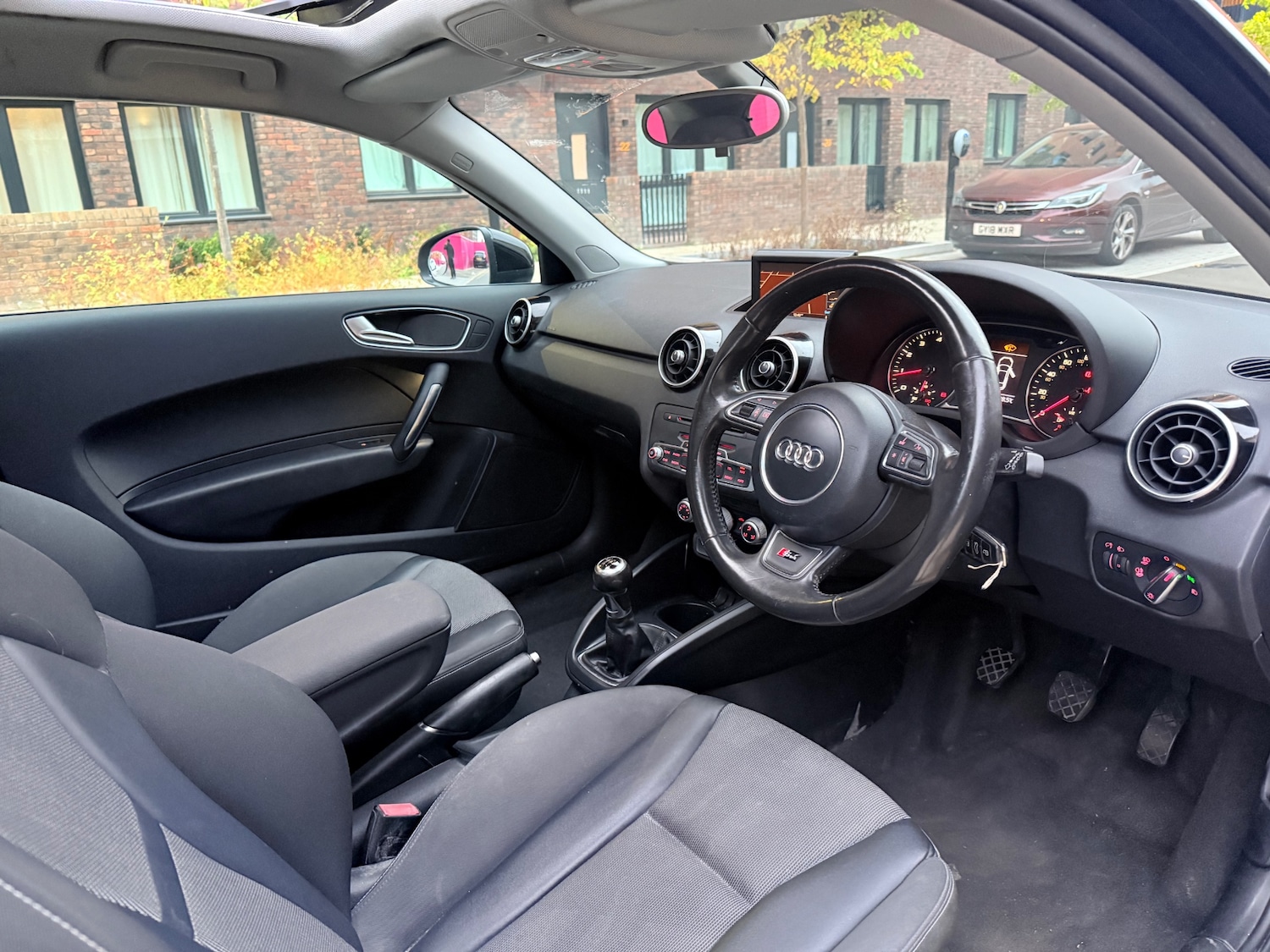 Used Audi A1 2011 for sale - 76157310: Photo 10