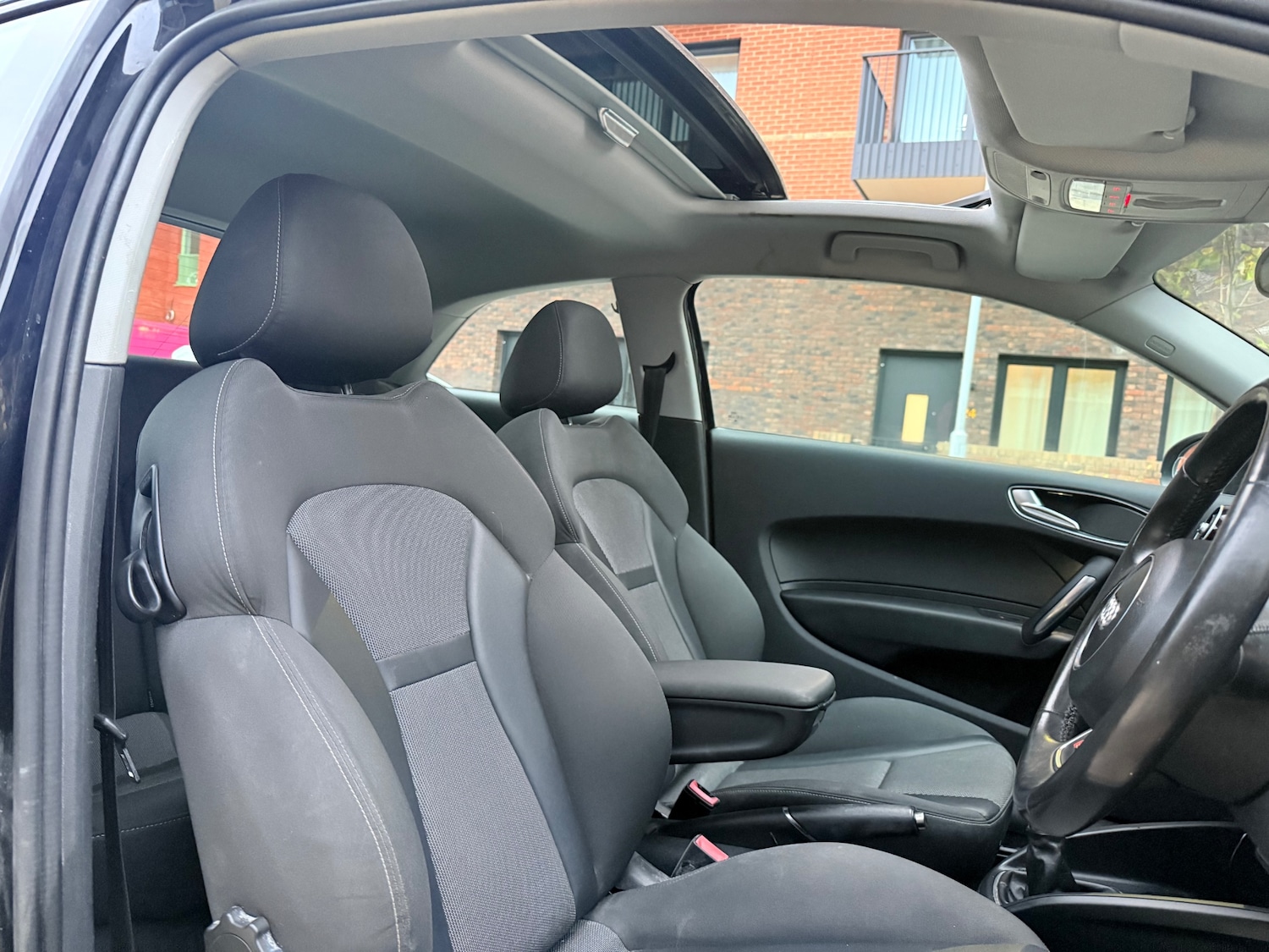 Used Audi A1 2011 for sale - 76157310: Photo 11