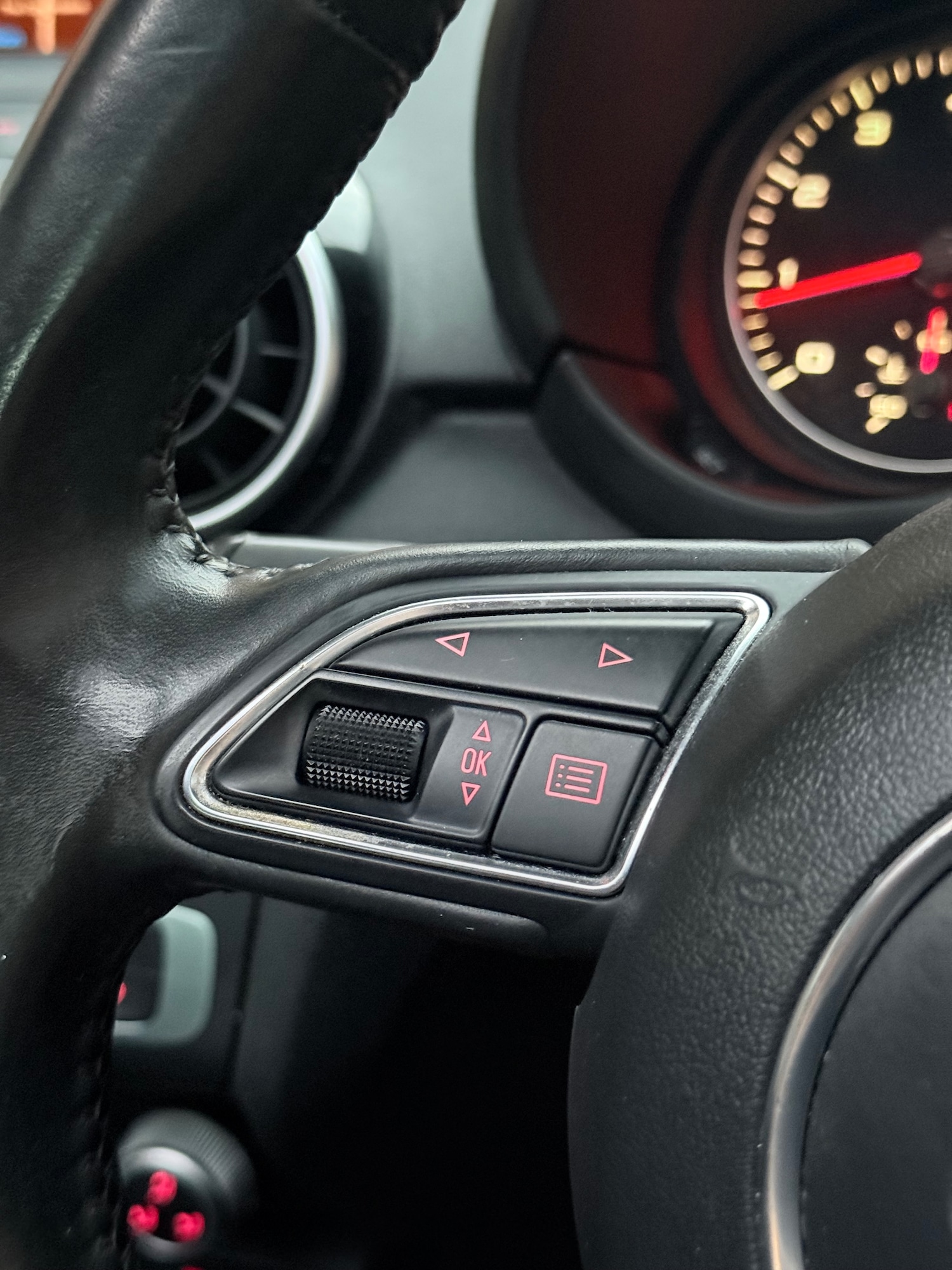 Used Audi A1 2011 for sale - 76157310: Photo 17