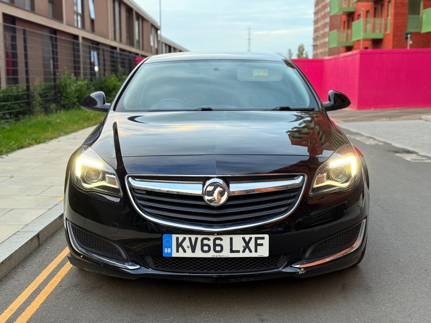 Used Vauxhall Insignia 2016 for sale - 76483171: Photo 2
