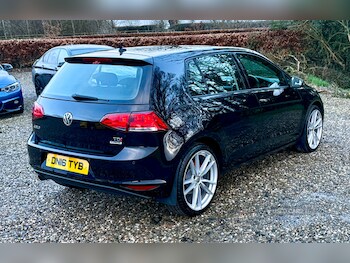Used Volkswagen Golf 2016 for sale - 77626625: Photo
