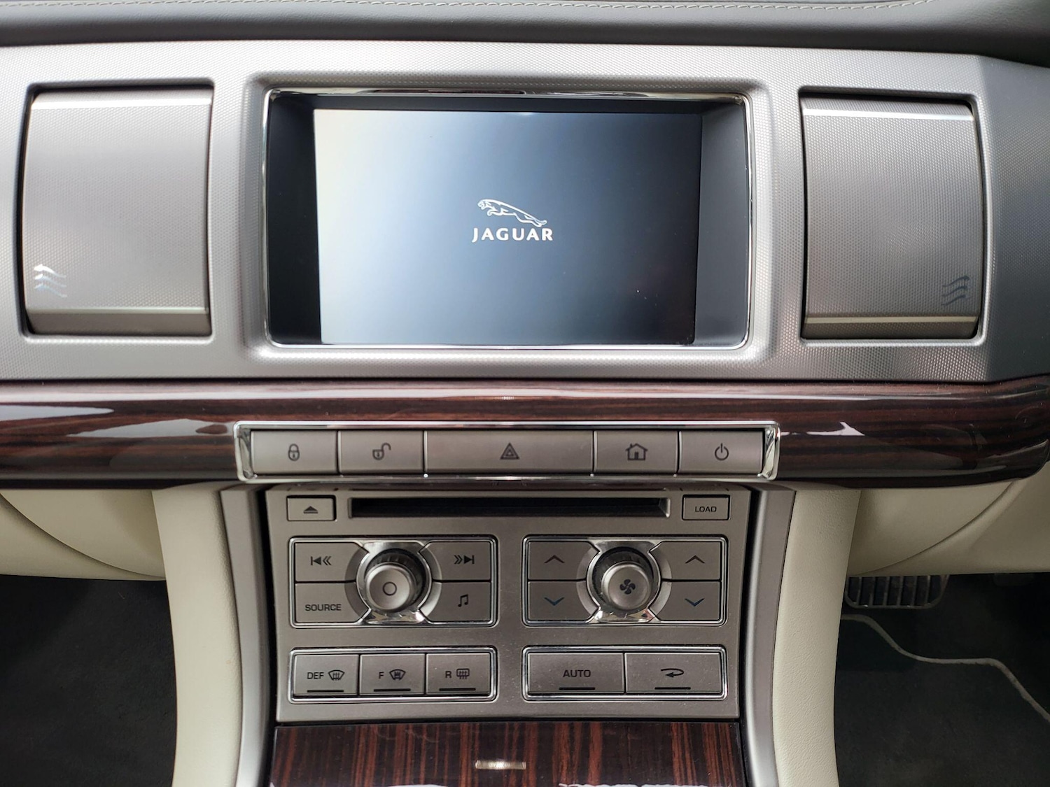 Used Jaguar XF 2009 for sale - 77425940: Photo 24