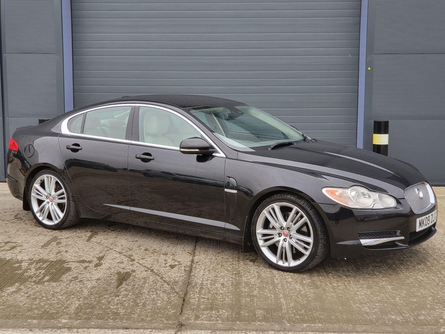 Used Jaguar XF 2009 for sale - 77425940: Photo 3