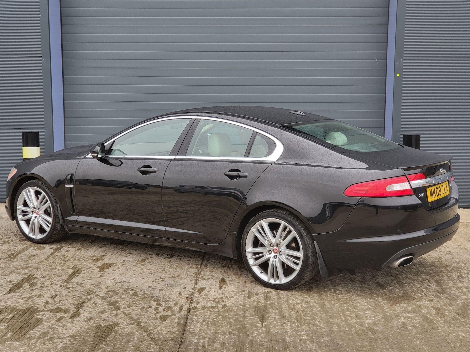 Used Jaguar XF 2009 for sale - 77425940: Photo 8