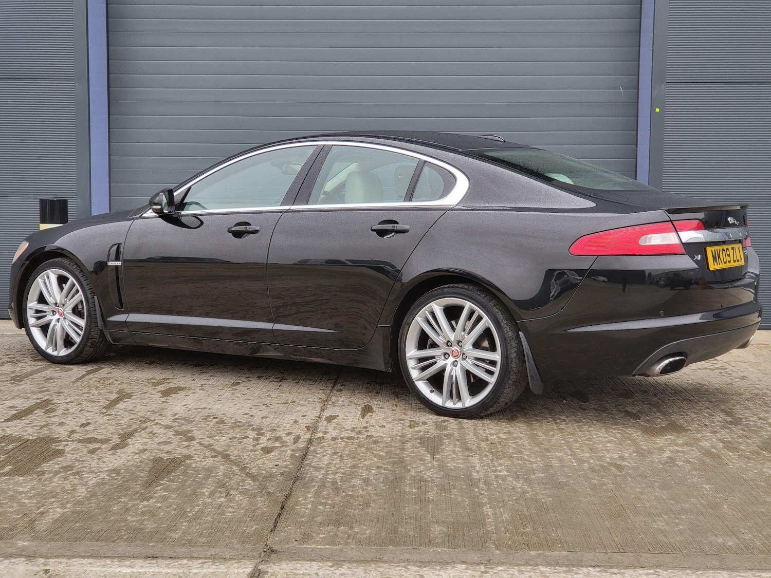 Used Jaguar XF 2009 for sale - 77425940: Photo 9