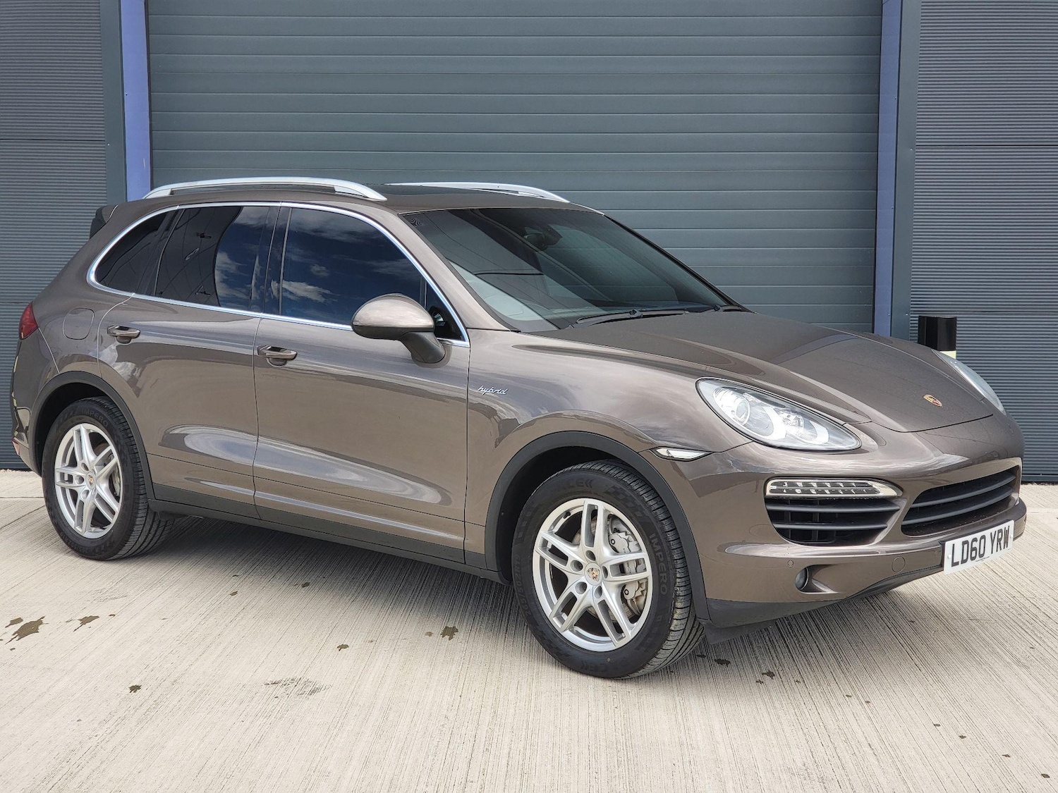 Used Porsche Cayenne 2010 for sale - 77109849: Photo 3