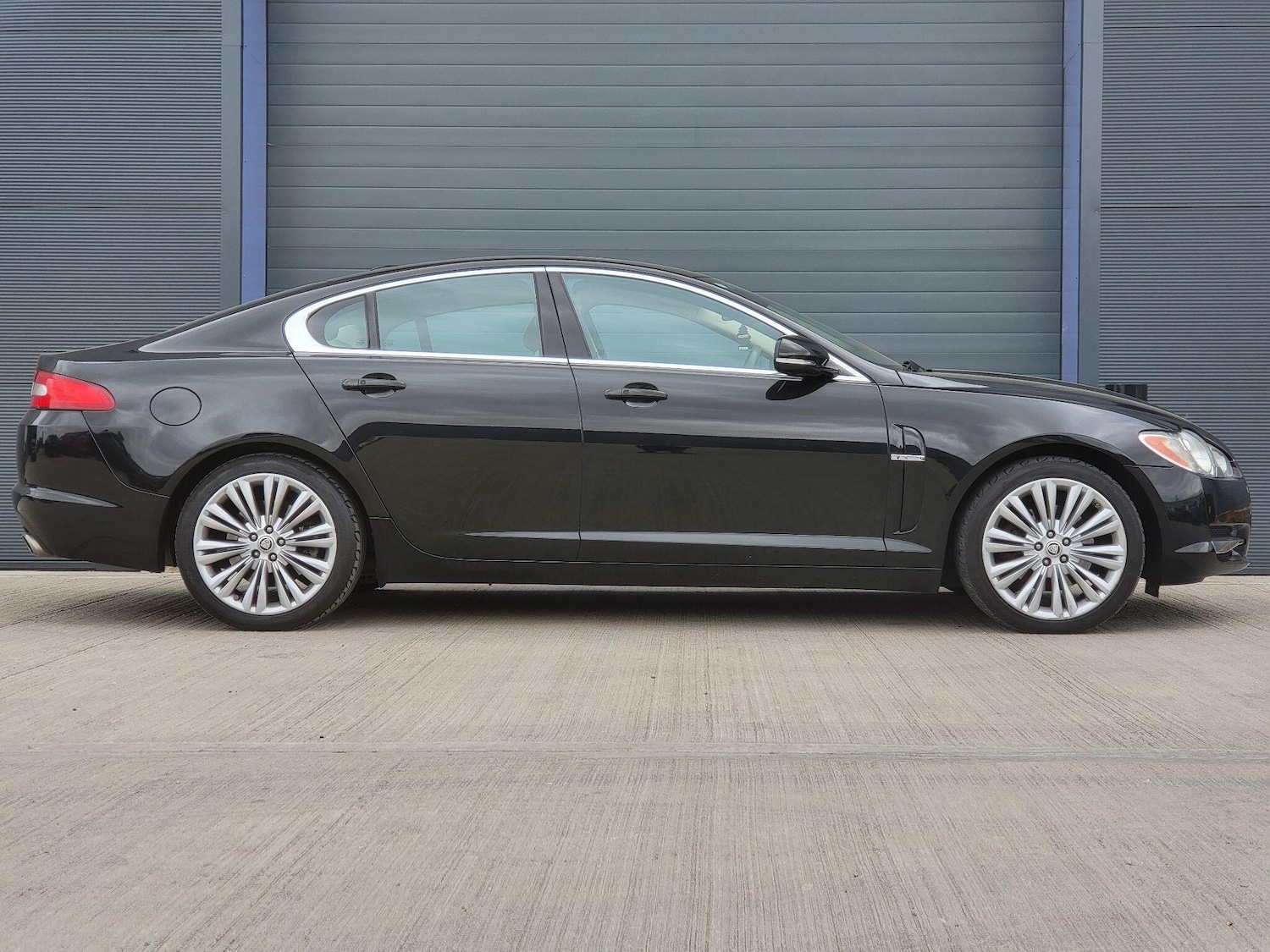 Used Jaguar XF 2011 for sale - 78006952: Photo 15