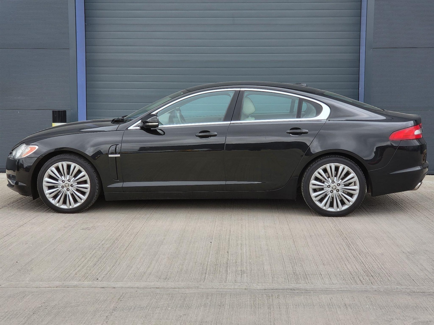 Used Jaguar XF 2011 for sale - 78006952: Photo 17