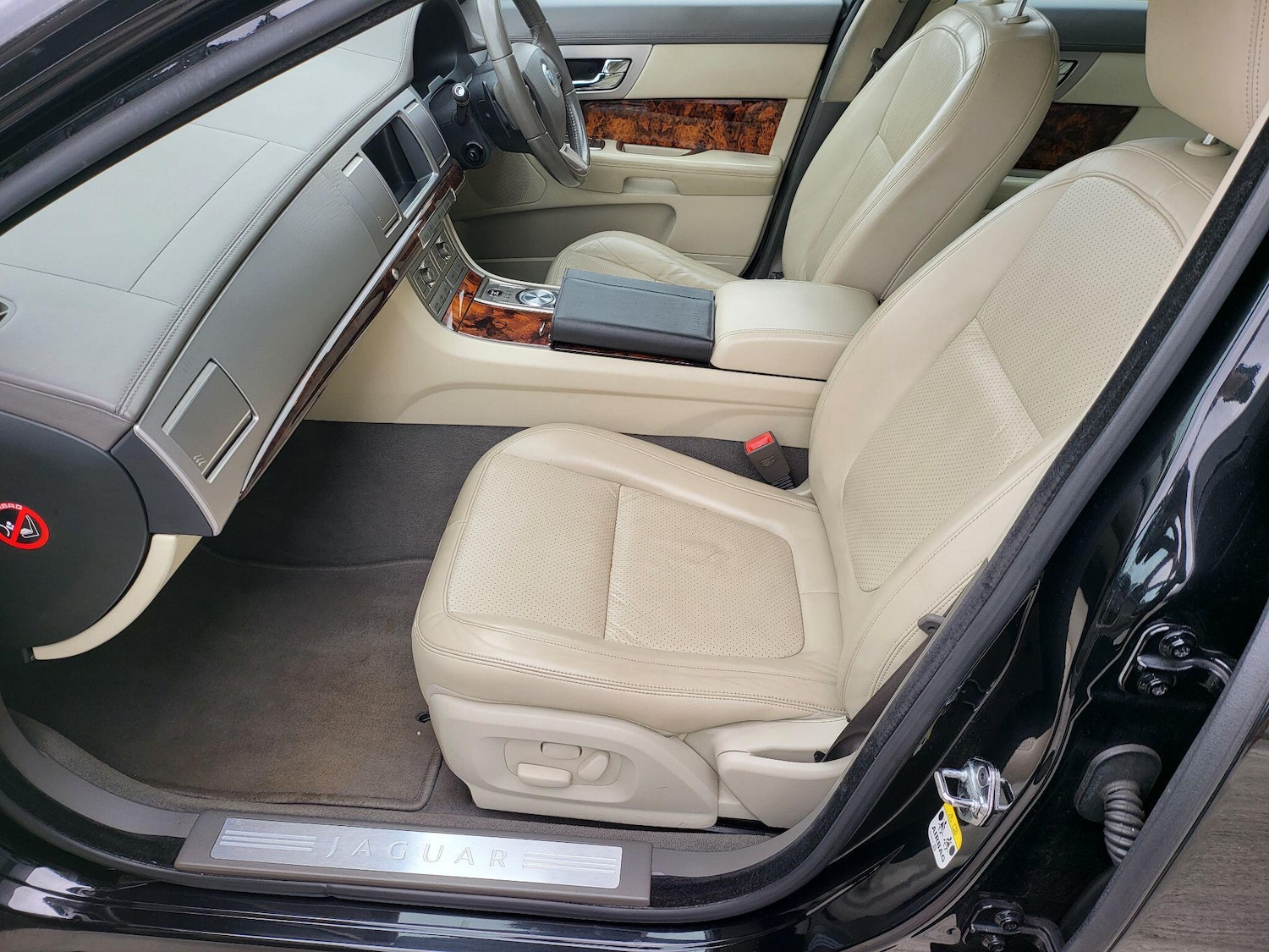 Used Jaguar XF 2011 for sale - 78006952: Photo 24