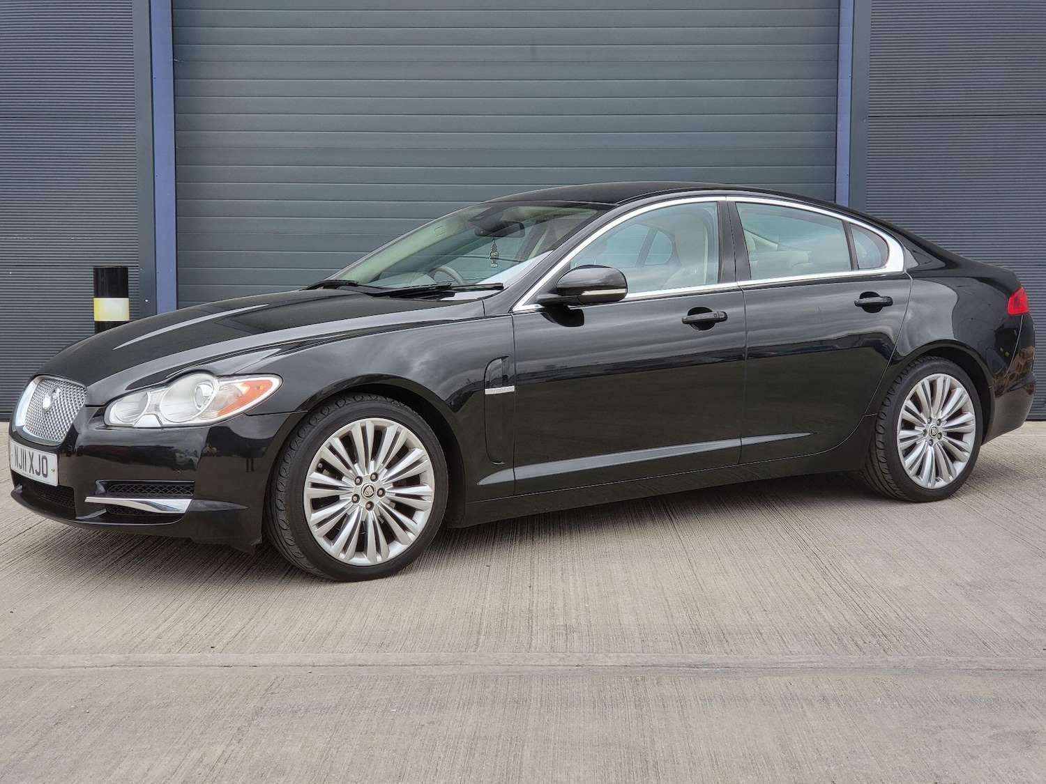 Used Jaguar XF 2011 for sale - 78006952: Photo 5