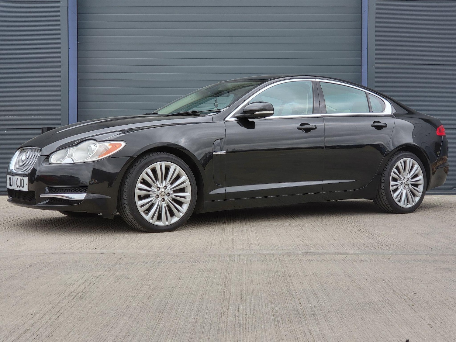 Used Jaguar XF 2011 for sale - 78006952: Photo 6