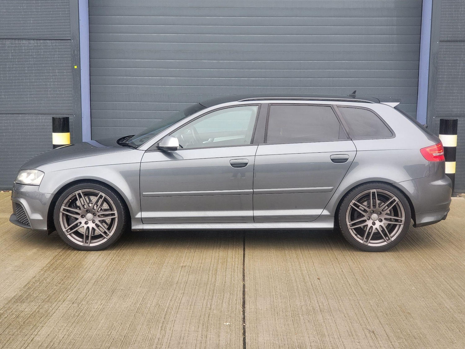 Used Audi RS3 2011 for sale - 77191815: Photo 11