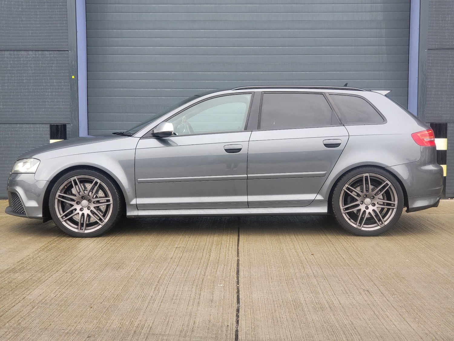 Used Audi RS3 2011 for sale - 77191815: Photo 12