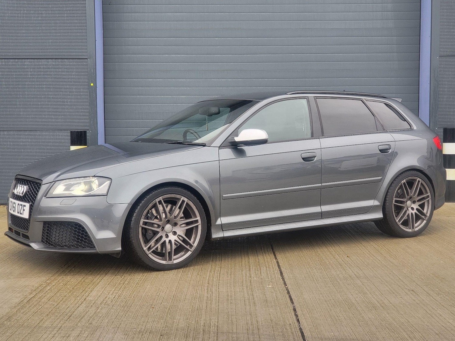 Used Audi RS3 2011 for sale - 77191815: Photo 2
