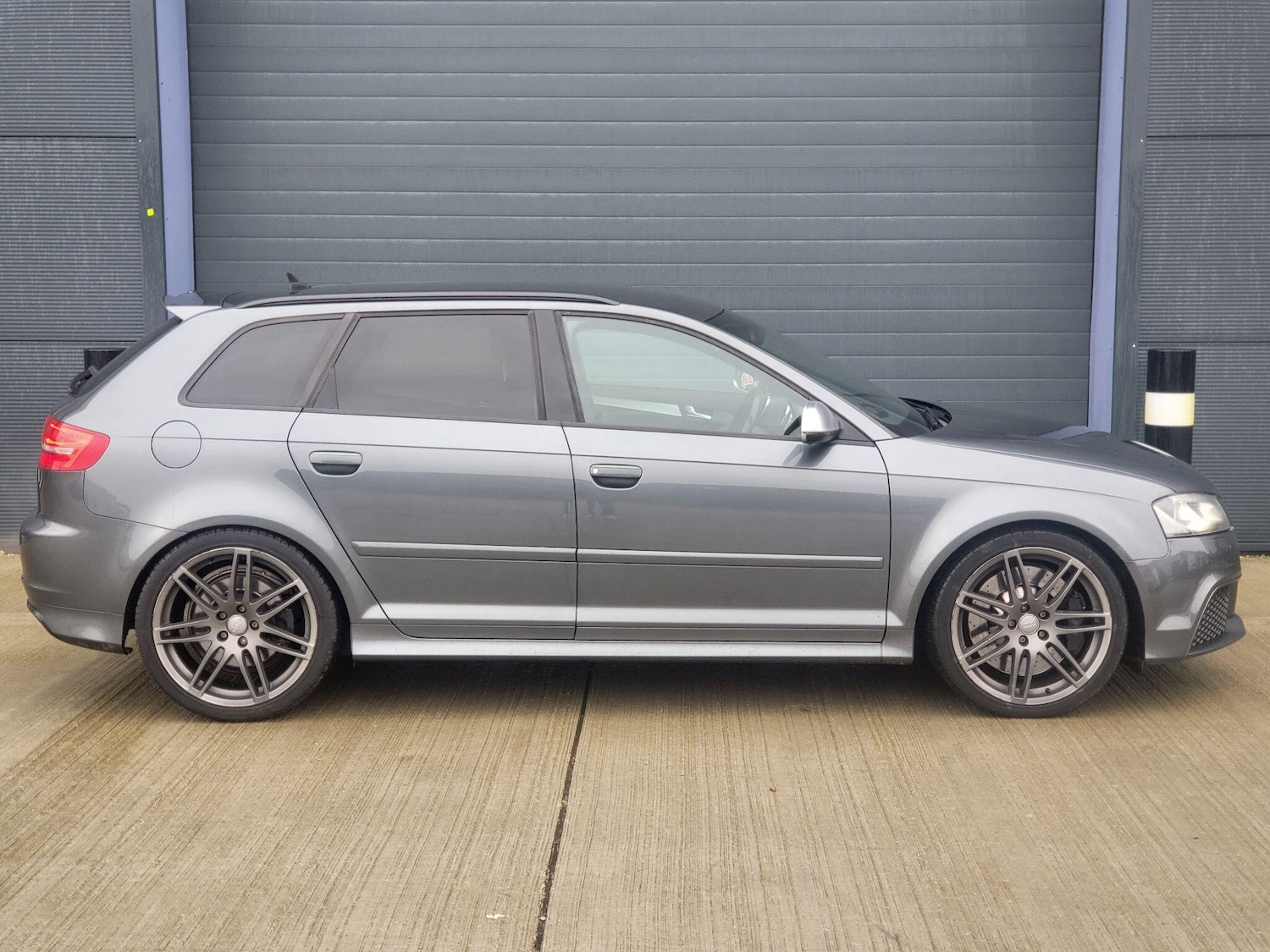 Used Audi RS3 2011 for sale - 77191815: Photo 9