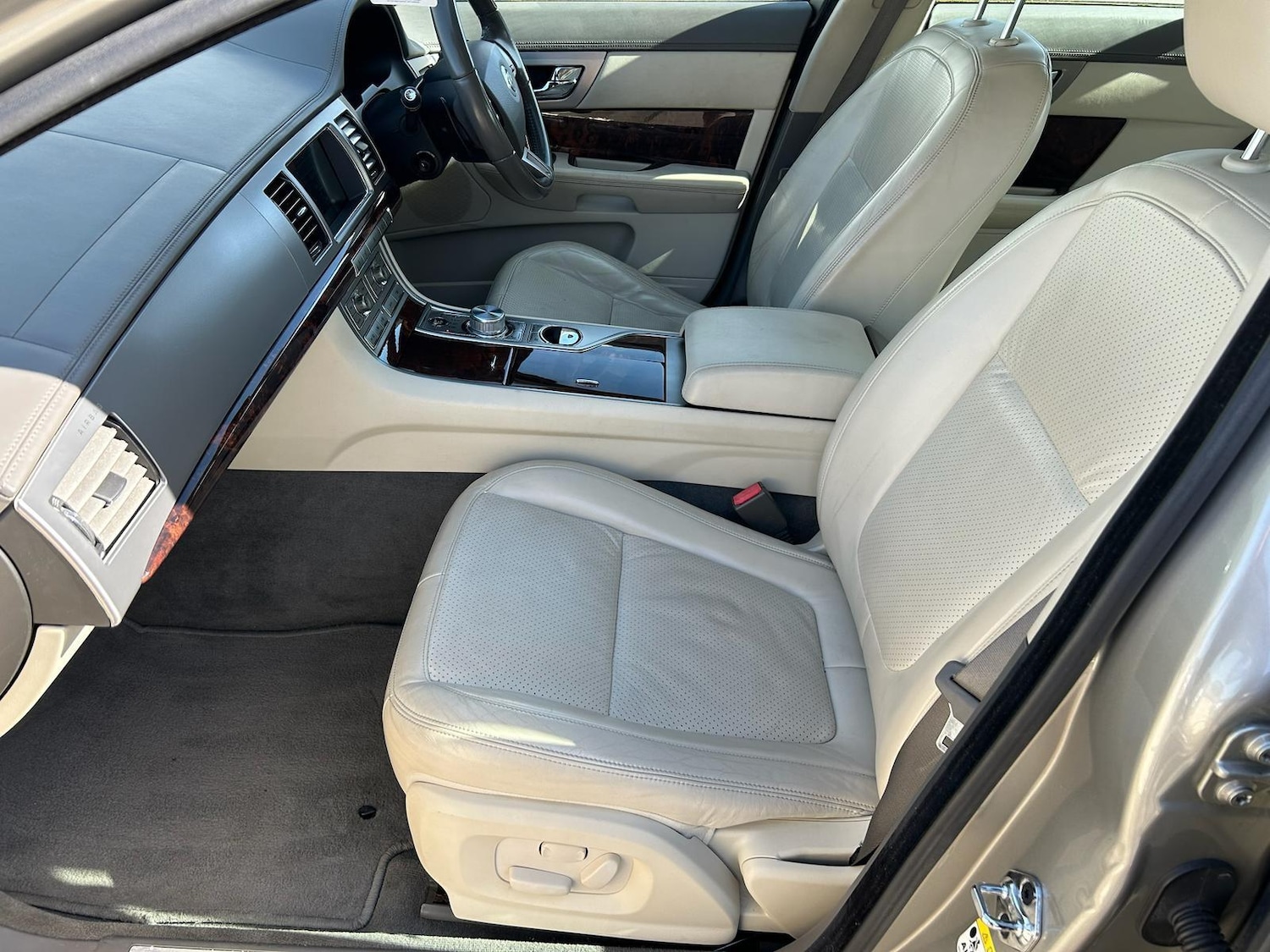 Used Jaguar XF 2009 for sale - 78204864: Photo 20