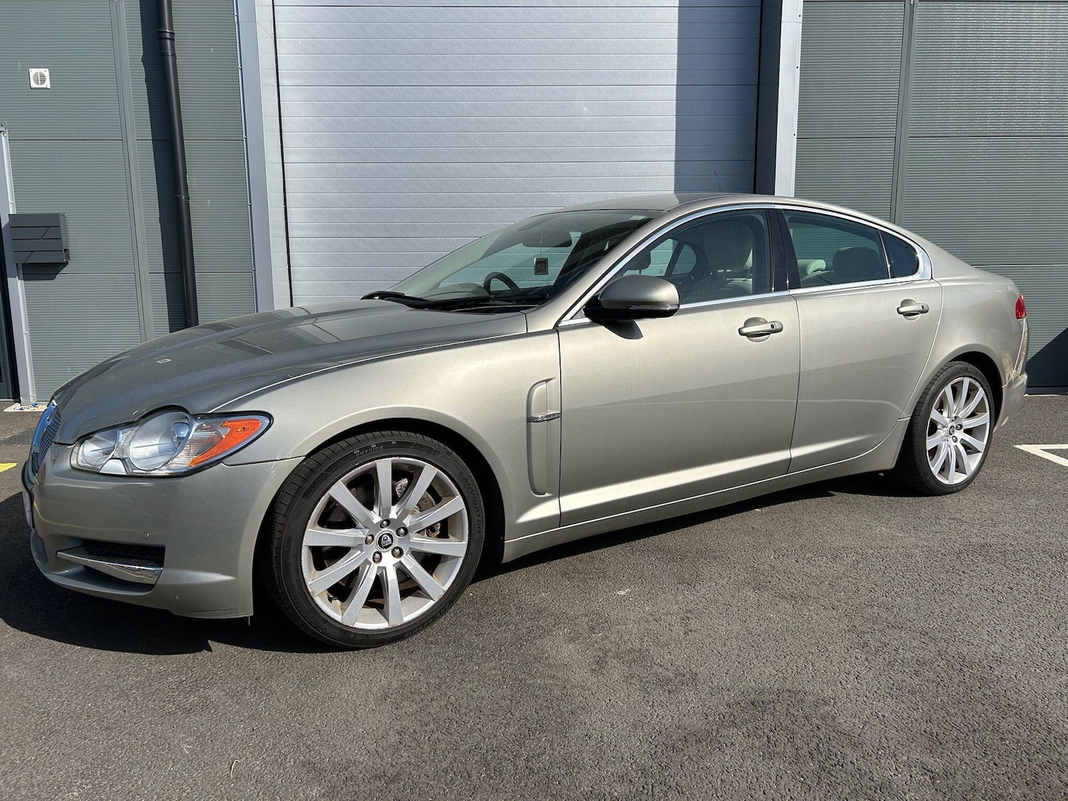 Used Jaguar XF 2009 for sale - 78204864: Photo 3