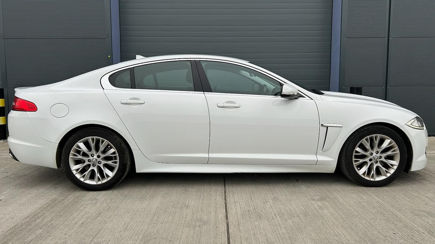 Used Jaguar XF 2013 for sale - 78205403: Photo 17