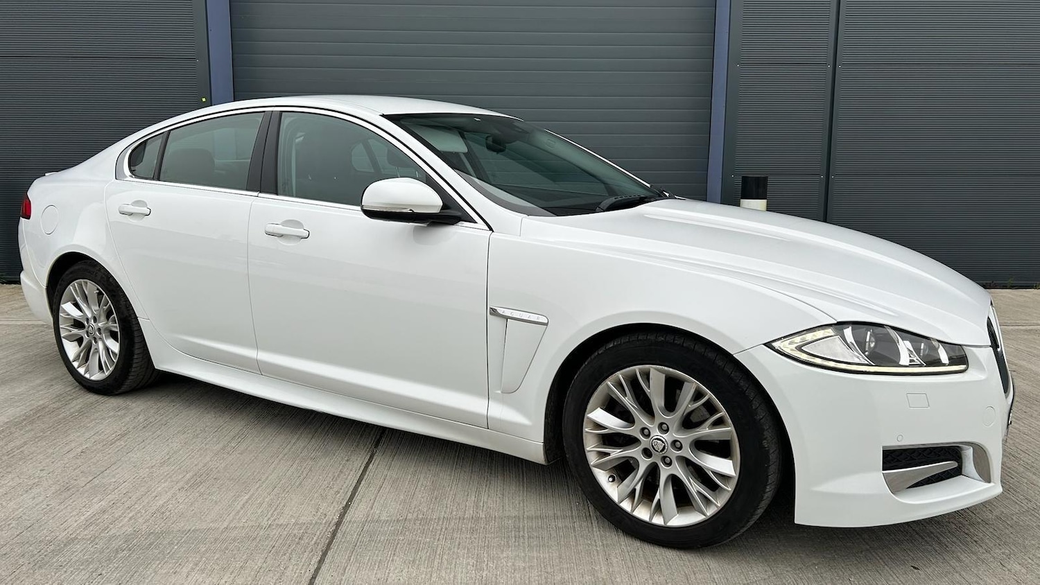 Used Jaguar XF 2013 for sale - 78205403: Photo 5
