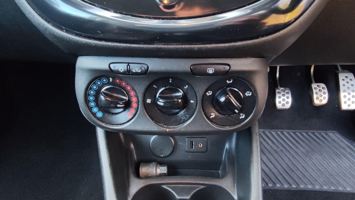 Used Vauxhall Corsa for sale - 77646572: Photo 15