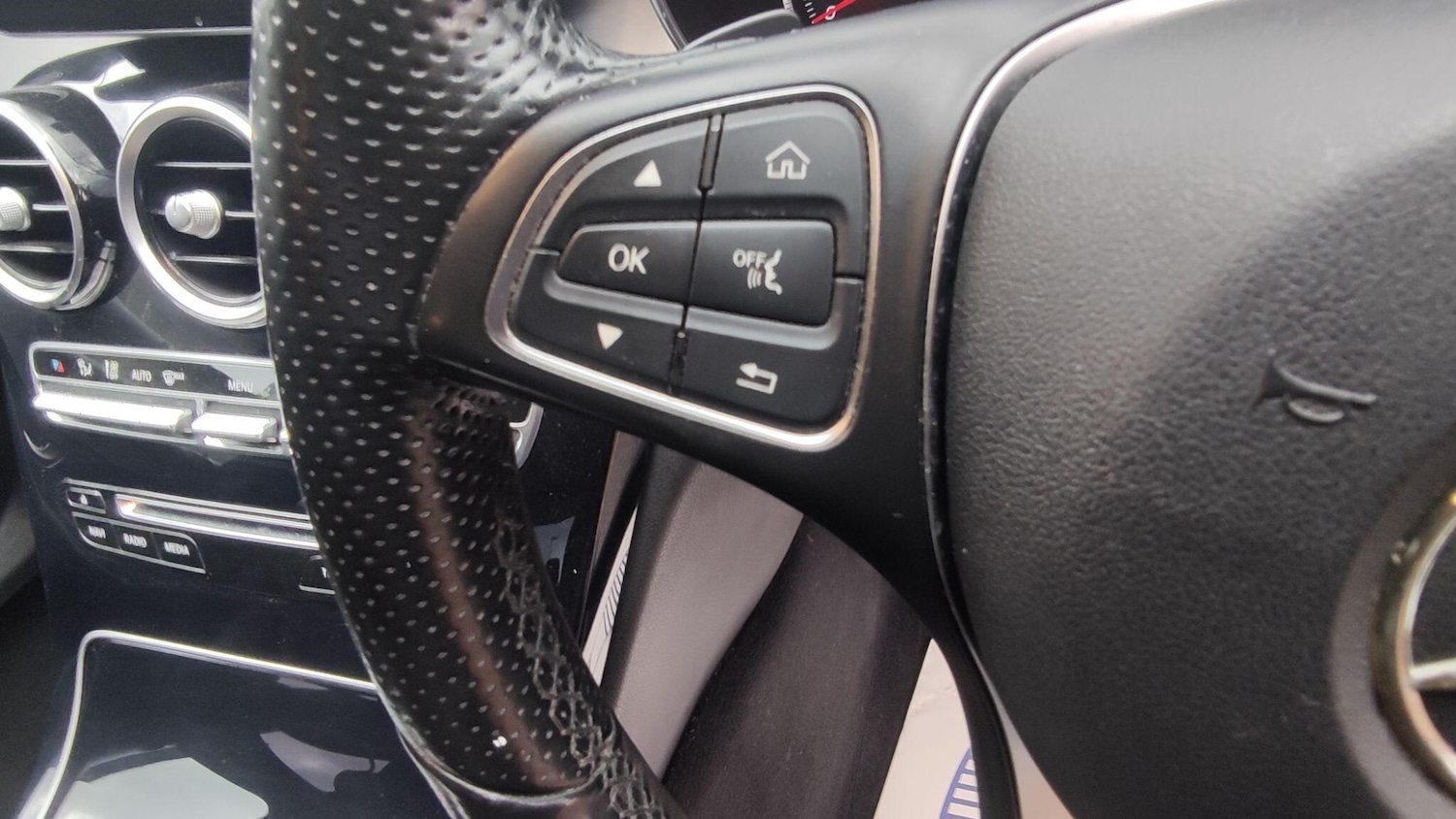 Used Mercedes-Benz C Class 2016 for sale - 77305872: Photo 30