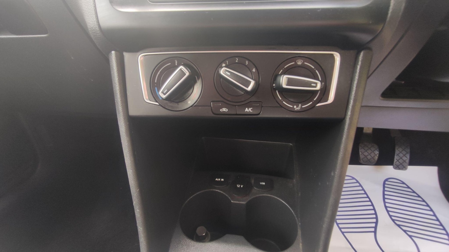 Used Volkswagen Polo 2014 for sale - 76936214: Photo 22