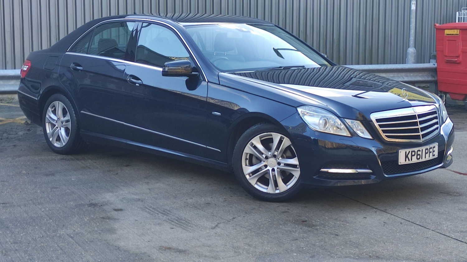 Used Mercedes-Benz E Class 2011 for sale - 77315051: Photo 2