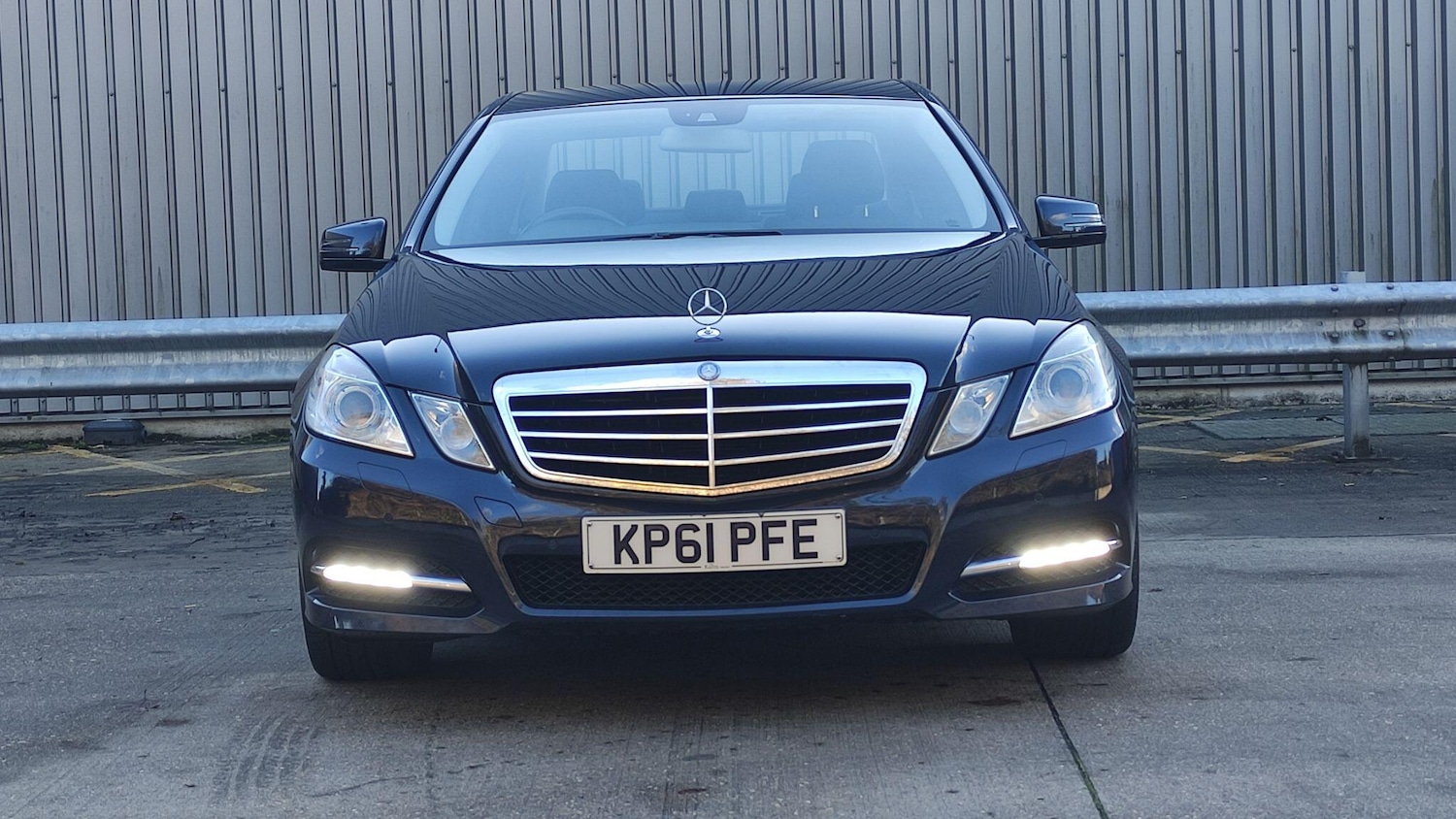 Used Mercedes-Benz E Class 2011 for sale - 77315051: Photo 5