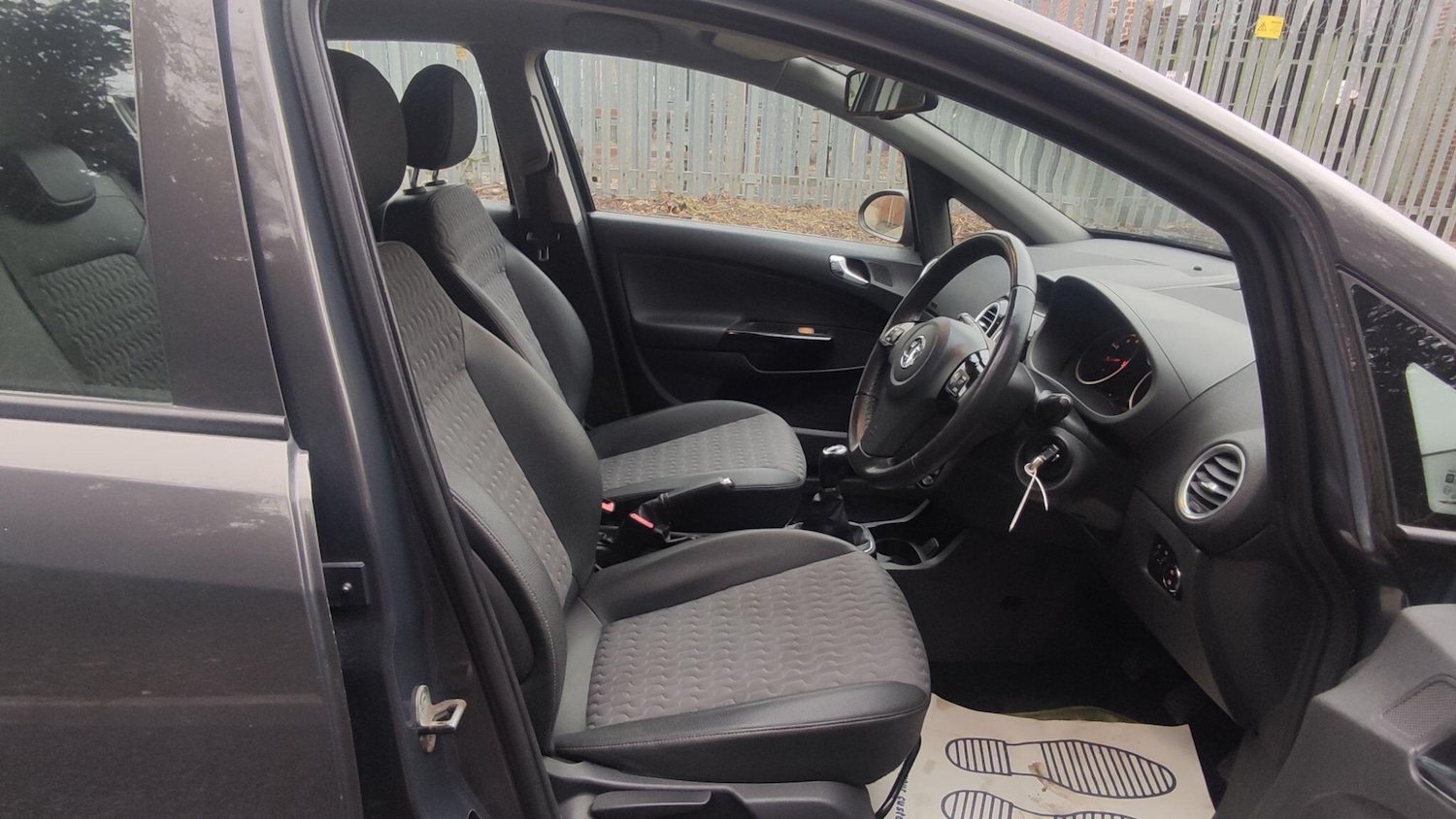 Used Vauxhall Corsa 2013 for sale - 76887328: Photo 9