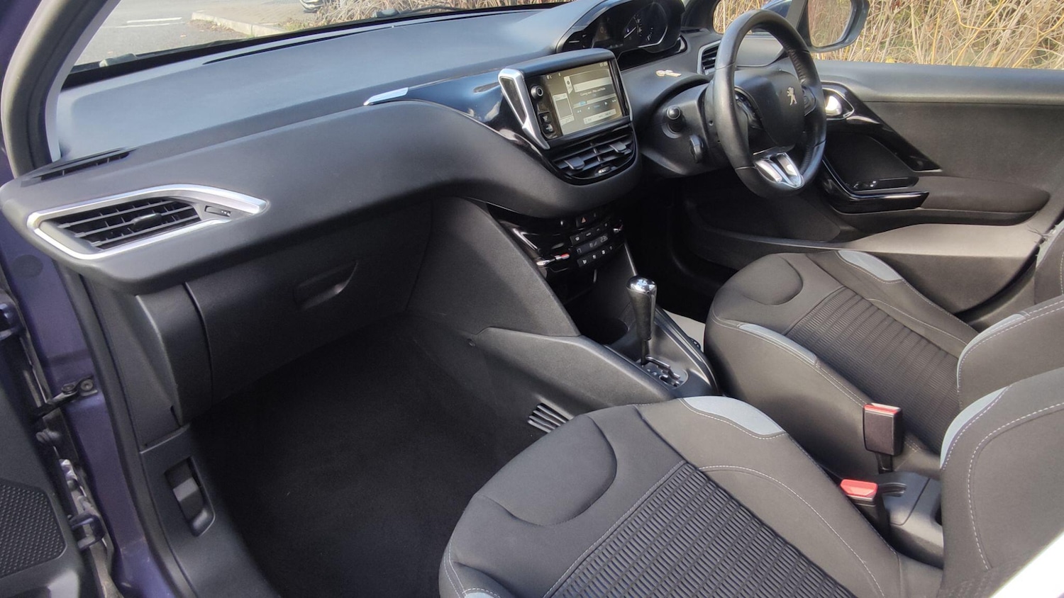 Used Peugeot 208 2014 for sale - 76613398: Photo 10