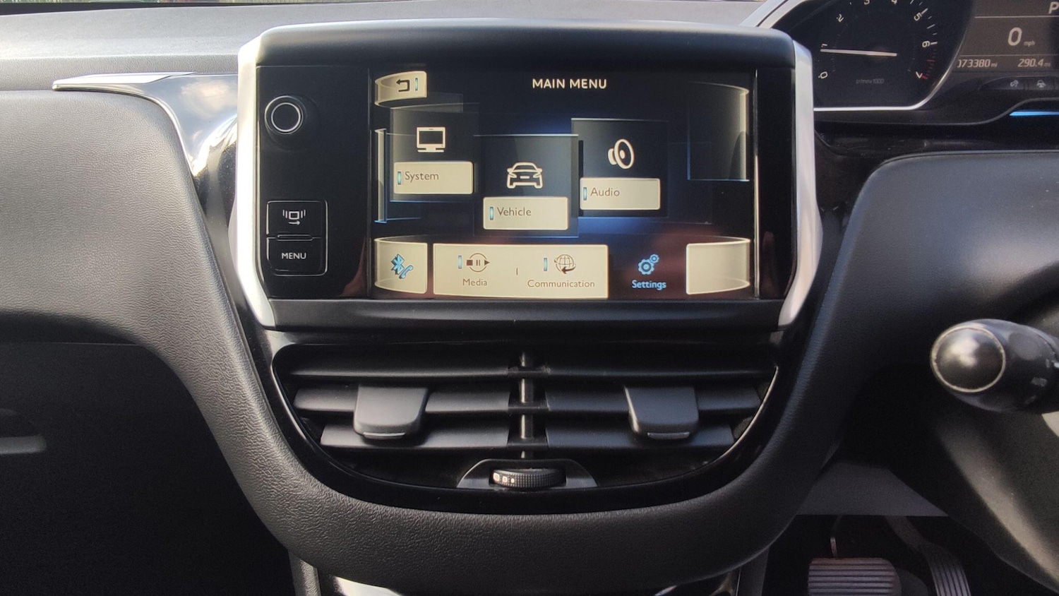 Used Peugeot 208 2014 for sale - 76613398: Photo 15