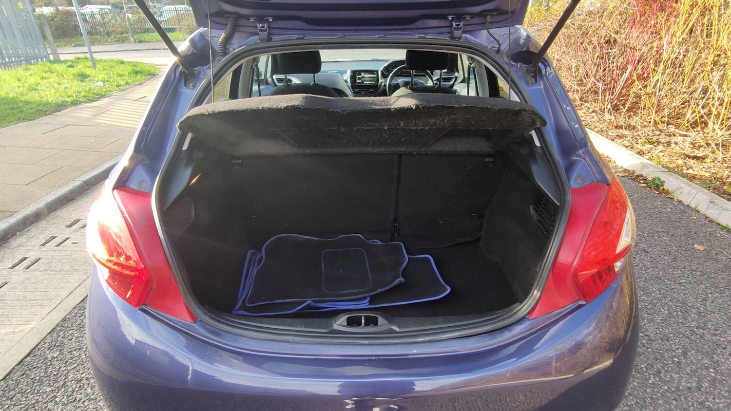 Used Peugeot 208 2014 for sale - 76613398: Photo 26