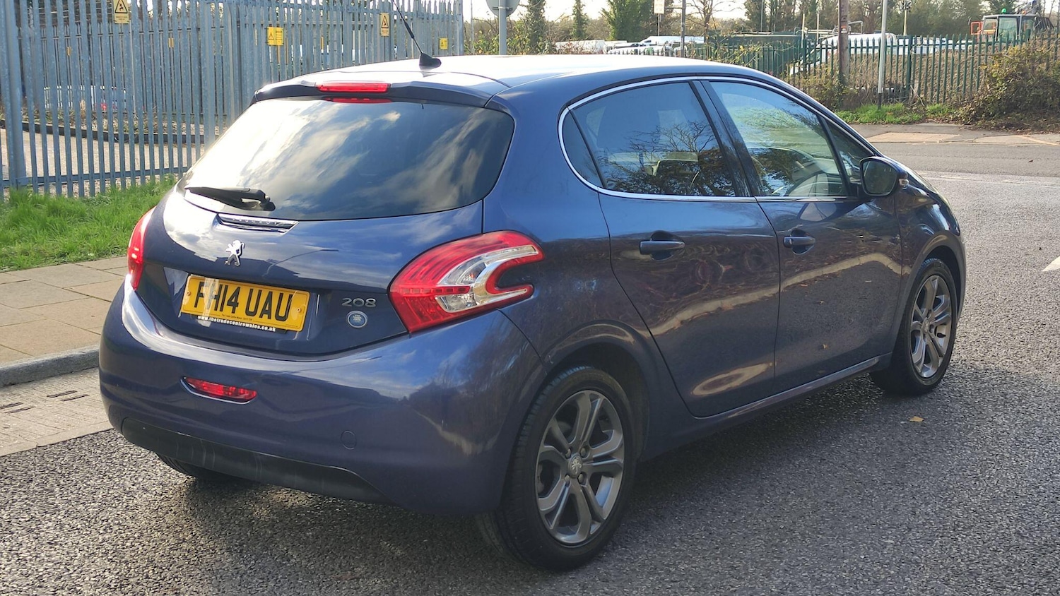 Used Peugeot 208 2014 for sale - 76613398: Photo 6