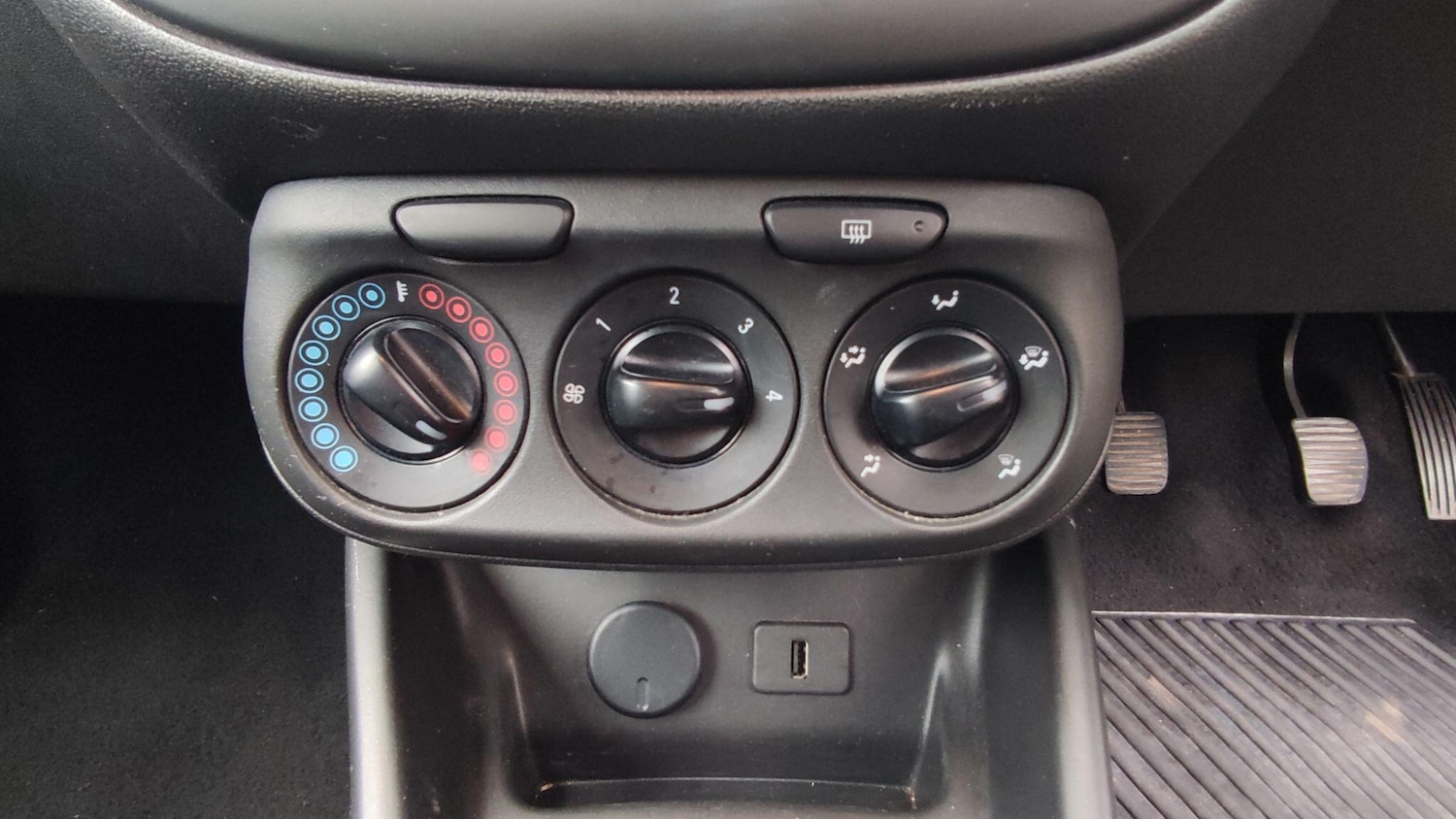 Used Vauxhall Corsa 2015 for sale - 76823778: Photo 18