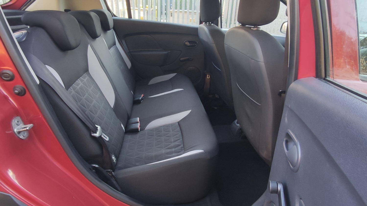 Used Dacia Sandero Stepway 2015 for sale - 76666627: Photo 14