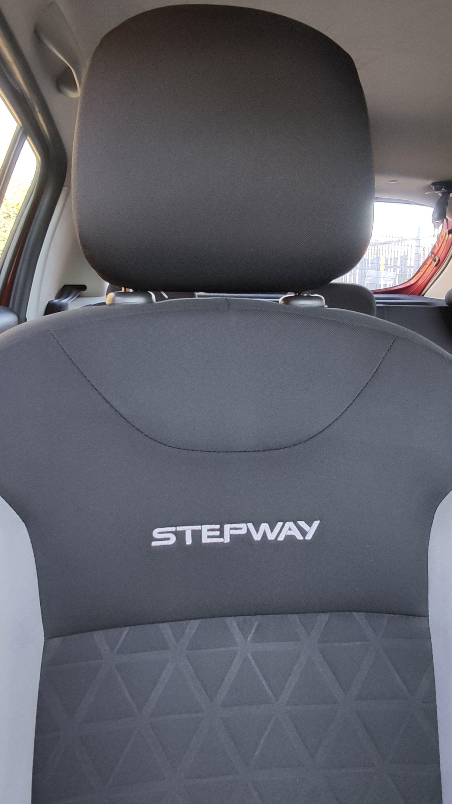 Used Dacia Sandero Stepway 2015 for sale - 76666627: Photo 15