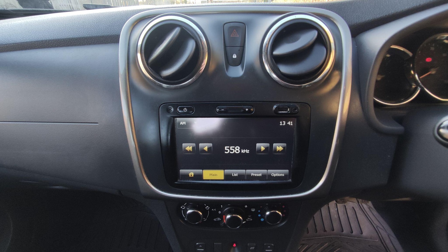 Used Dacia Sandero Stepway 2015 for sale - 76666627: Photo 21