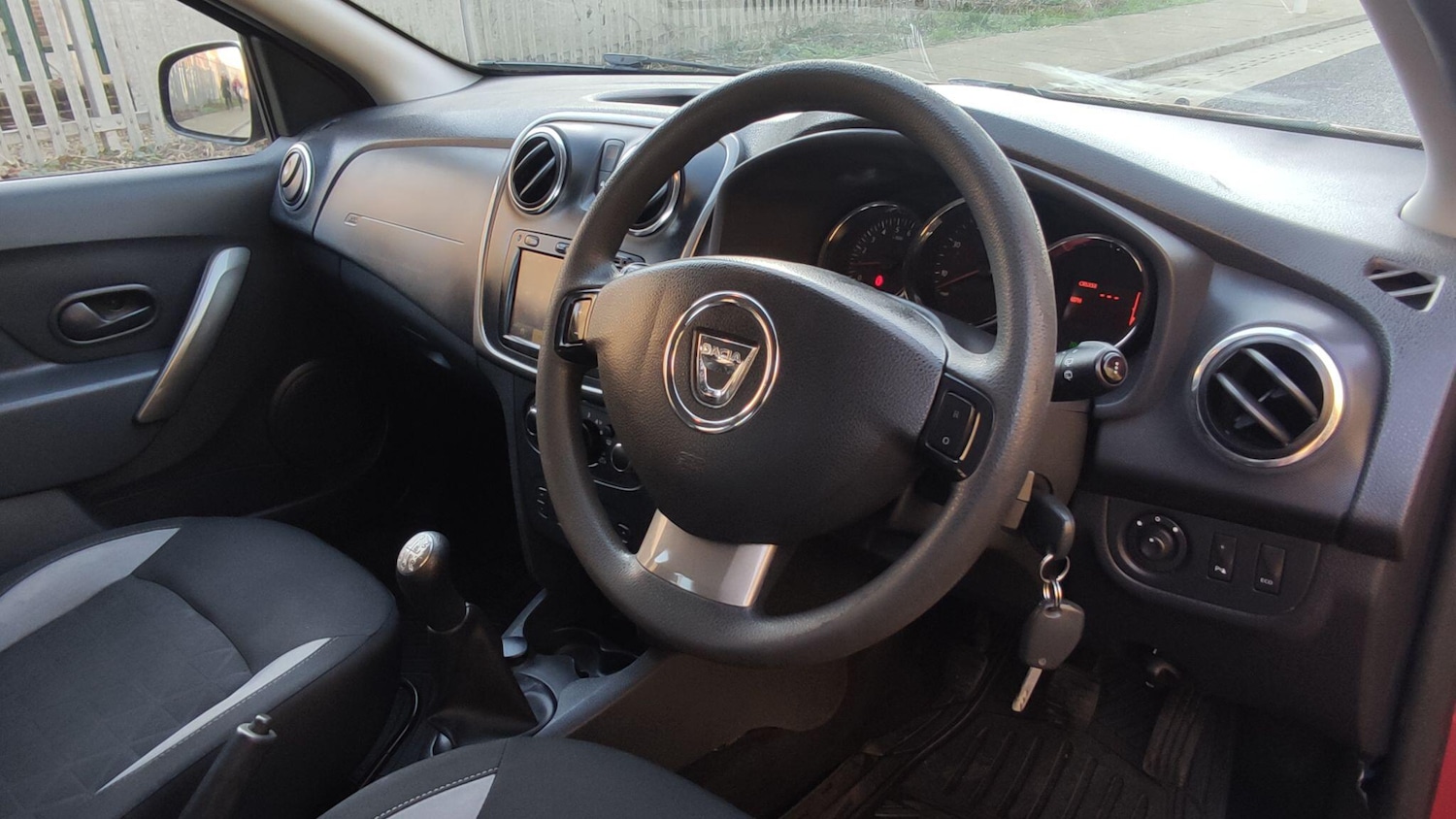 Used Dacia Sandero Stepway 2015 for sale - 76666627: Photo 8