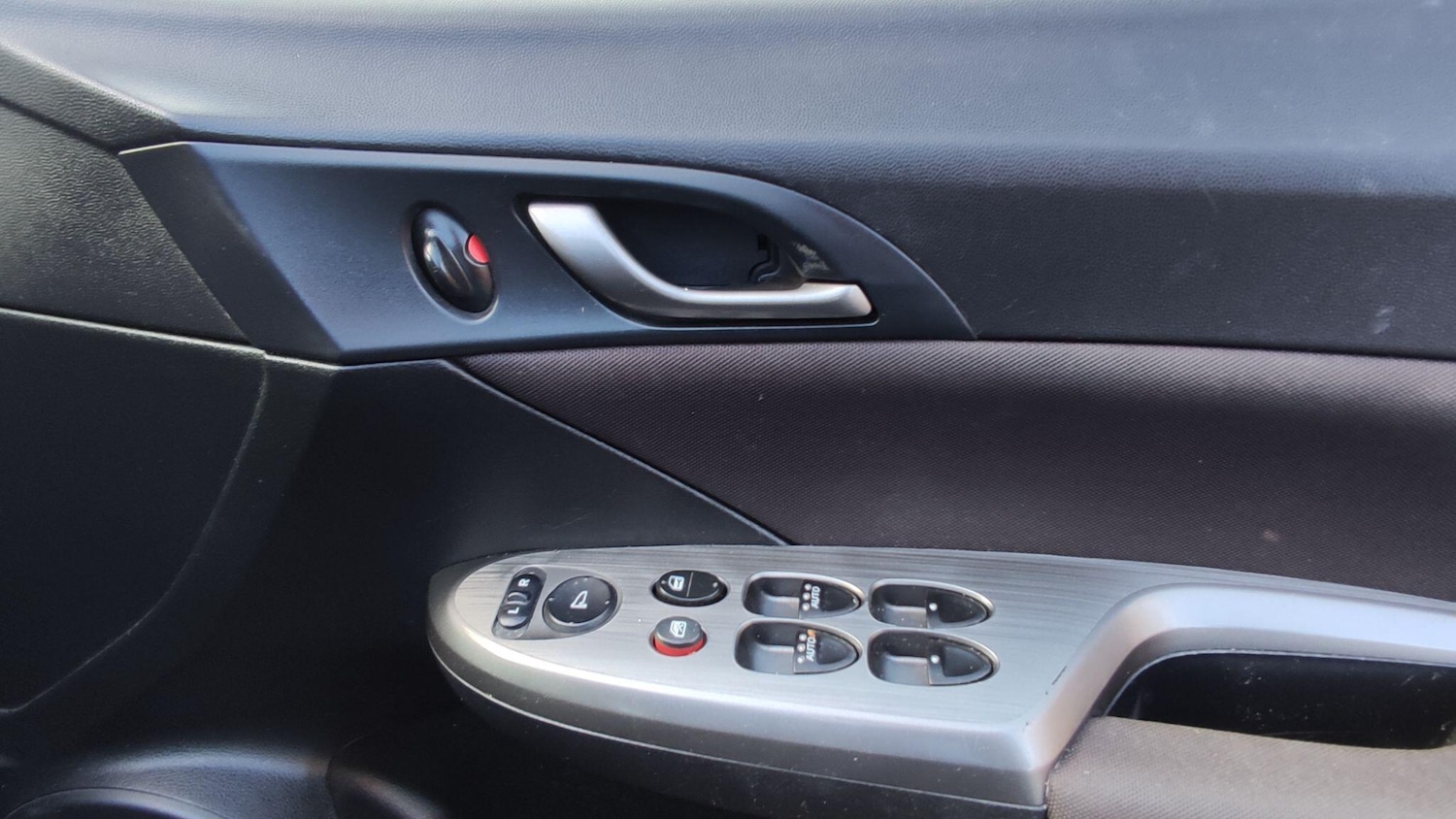 Used Honda Civic 2010 for sale - 77120555: Photo 25